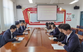 藝術(shù)與教育學(xué)院召開(kāi)樹(shù)立和踐行正確政績(jī)觀學(xué)習(xí)教育動(dòng)員部署會(huì)議